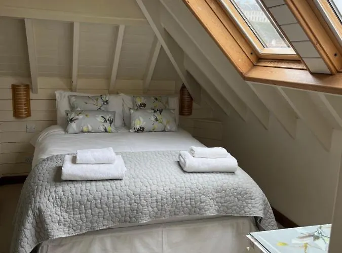 The Boathouse בית נופש וויטבי