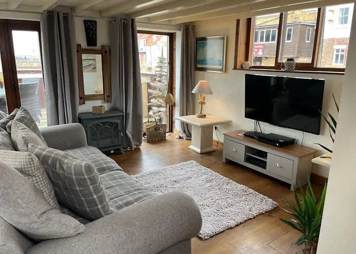 The Boathouse בית נופש